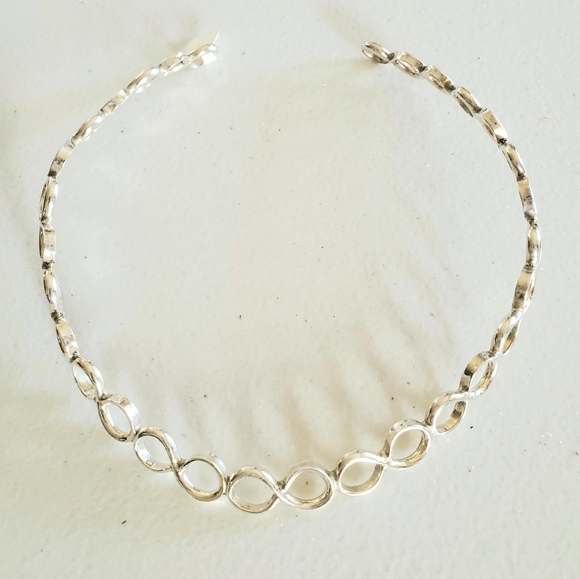 Beautiful sterling silverInfinity bangle necklace - Picture 2 of 4